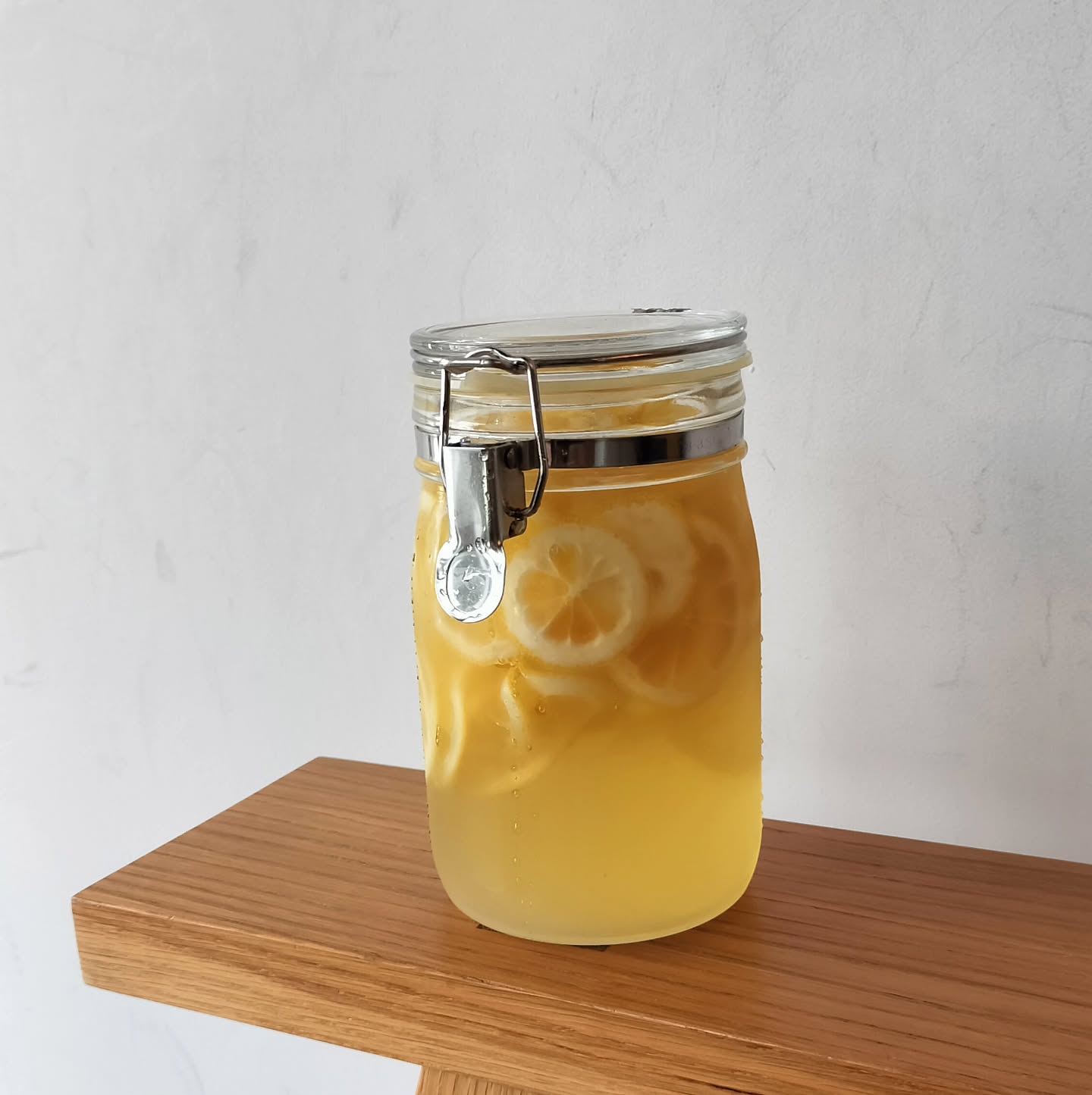 .こんにちは!今日は本当に暑いですねスッキリと、はちみつレモンのシロップジュースはいかがですか?今日も16時半までお待ちしてます。TINTO COFFEE平日  9:30-16:30土曜日 11:00-16:30【今月のお休み】 毎週日曜日 17日海の日#tintocoffee#COFFEE#渋谷コーヒー#表参道コーヒーショップ#焼き菓子#シロップジュース#ドリップバッグ